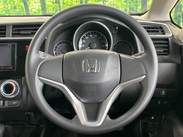 2013 Honda Fit DBA-GK3 (UW-69fea4048113b)[23]