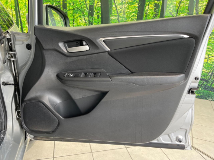2013 Honda Fit DBA-GK3 (UW-69fea4048113b)[24]