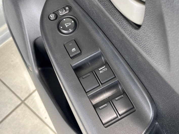 2013 Honda Fit DBA-GK3 (UW-69fea4048113b)[25]