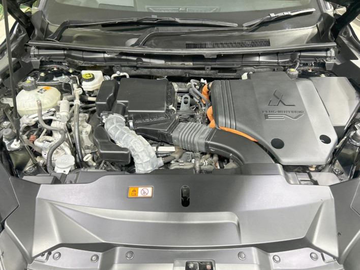 2023 Mitsubishi OUTLANDER PHEV 5LA-GN0W (UW-69fea4056736f)[4]