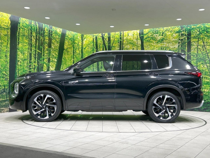 2023 Mitsubishi OUTLANDER PHEV 5LA-GN0W (UW-69fea4056736f)[13]