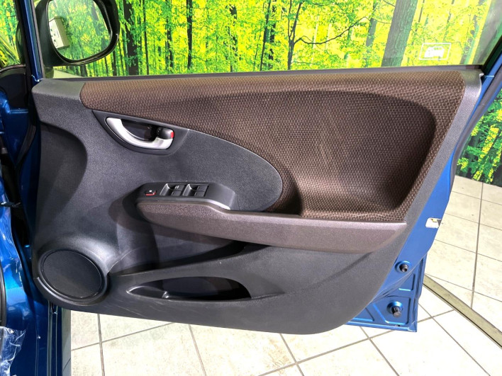 2012 Honda Fit Shuttle Hybrid DAA-GP2 (UW-69fea405bfc70)[6]