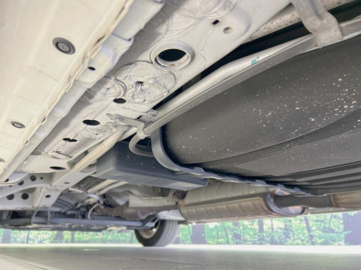 2014 Nissan Serena DAA-HC26 (UW-69fea40f799ef)[21]