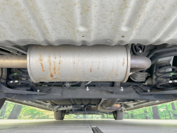 2014 Nissan Serena DAA-HC26 (UW-69fea40f799ef)[18]