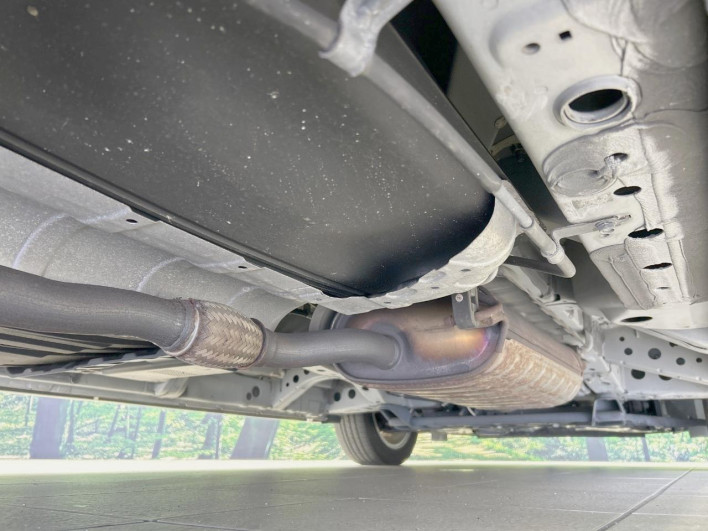 2014 Nissan Serena DAA-HC26 (UW-69fea40f799ef)[20]