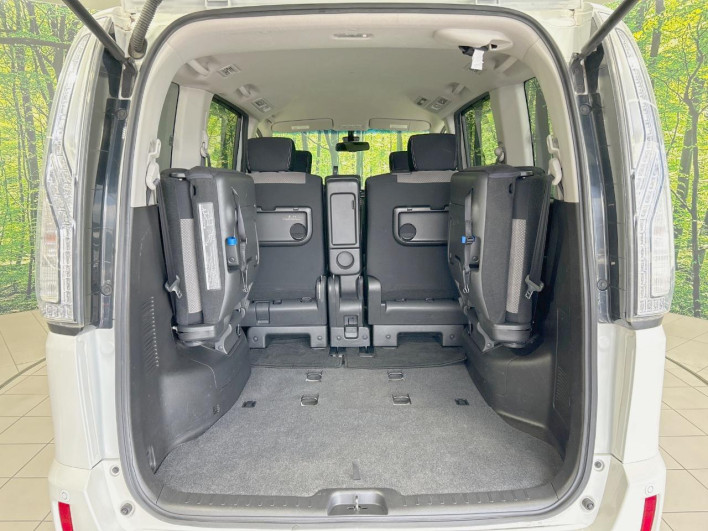 2014 Nissan Serena DAA-HC26 (UW-69fea40f799ef)[17]