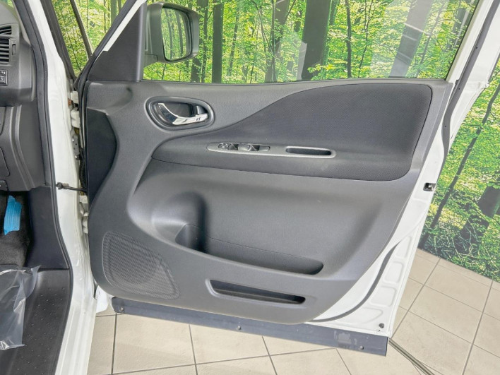 2014 Nissan Serena DAA-HC26 (UW-69fea40f799ef)[27]