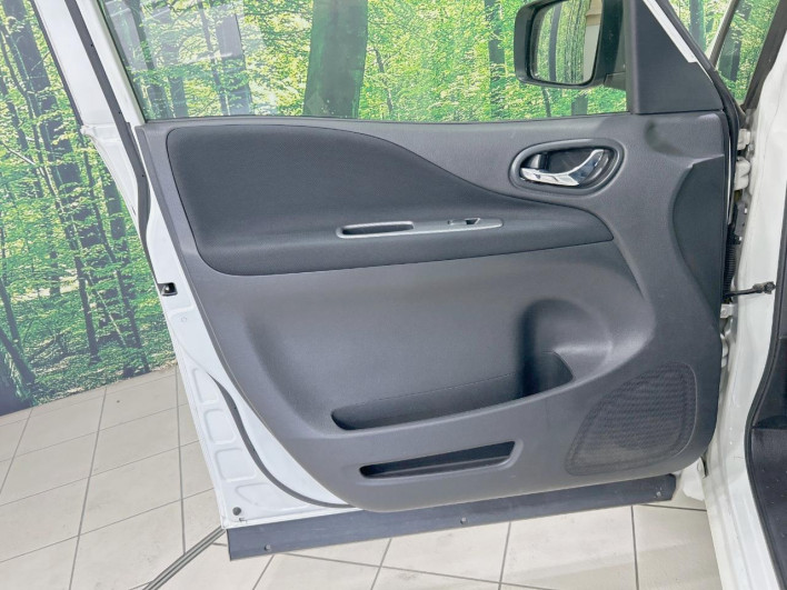 2014 Nissan Serena DAA-HC26 (UW-69fea40f799ef)[22]