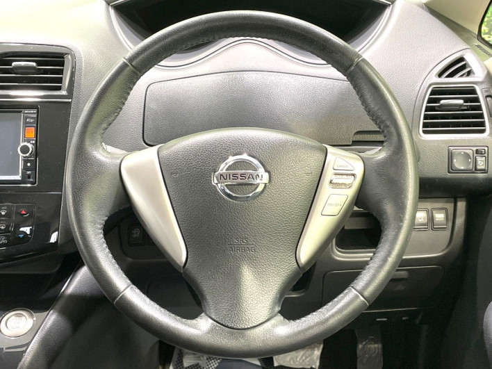 2013 Nissan Serena DAA-HFC26 (UW-69fea4147c6b2)[5]