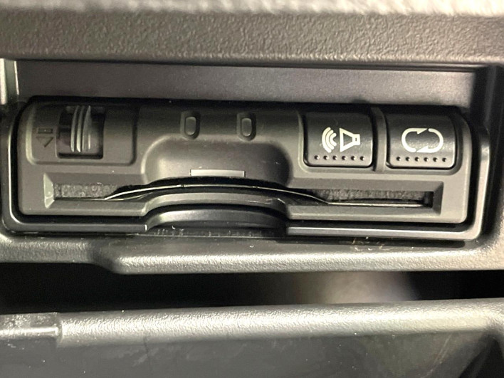 2013 Nissan Serena DAA-HFC26 (UW-69fea4147c6b2)[11]