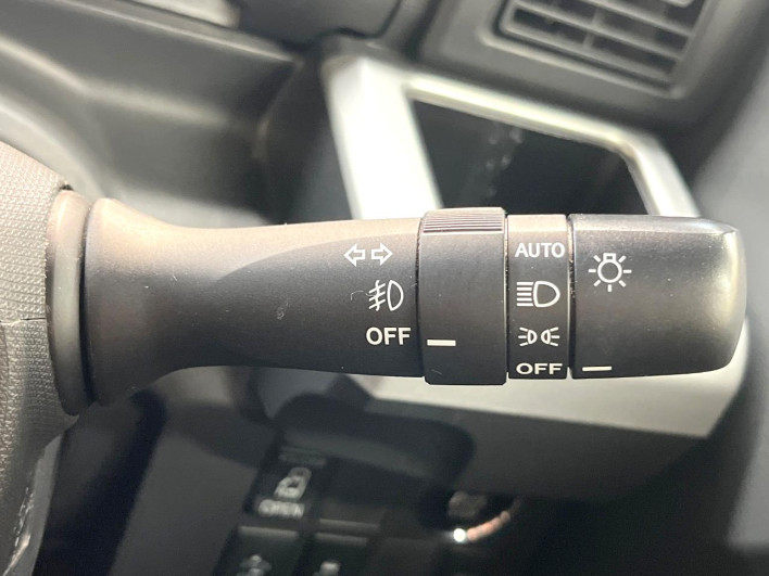 2015 Daihatsu Wake DBA-LA700S (UW-69fea445312d9)[24]