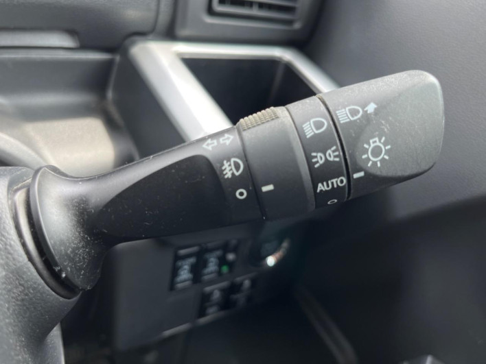 2018 Daihatsu Wake DBA-LA700S (UW-69fea44577de6)[25]