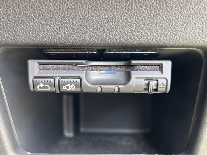 2018 Daihatsu Wake DBA-LA700S (UW-69fea44577de6)[16]