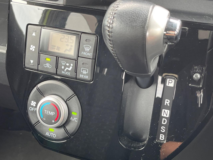 2018 Daihatsu Wake DBA-LA700S (UW-69fea44577de6)[21]