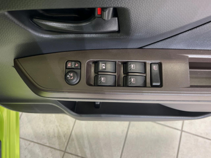 2017 Daihatsu Toll DBA-M900S (UW-69fea44fbd442)[18]
