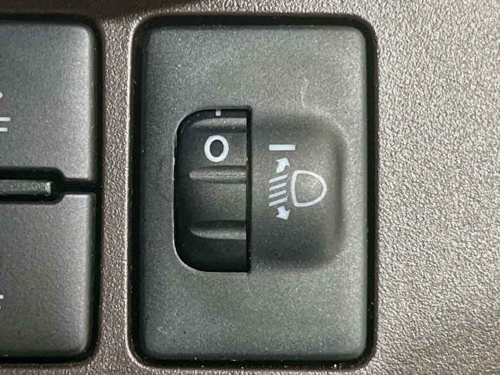 2017 Daihatsu Toll DBA-M900S (UW-69fea44fbd442)[23]
