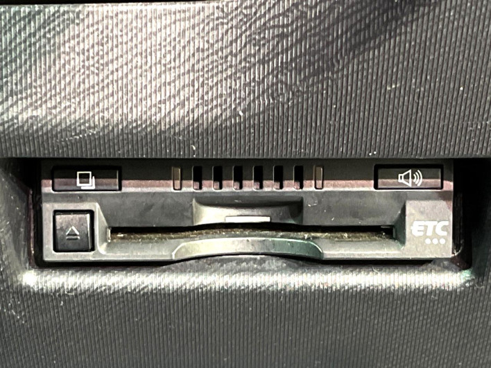2017 Toyota Aqua DAA-NHP10 (UW-69fea47bef420)[13]