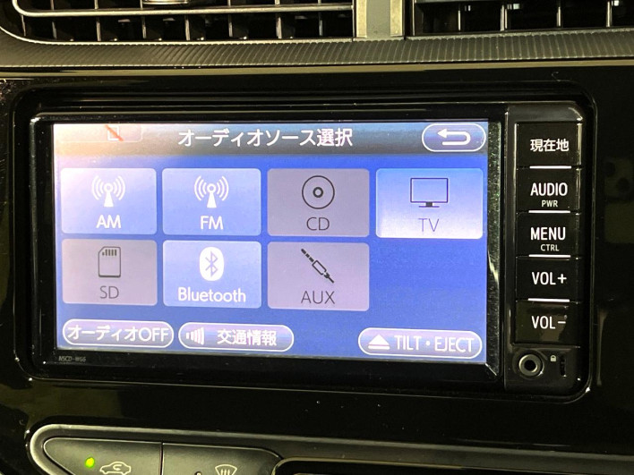 2017 Toyota Aqua DAA-NHP10 (UW-69fea47bef420)[22]