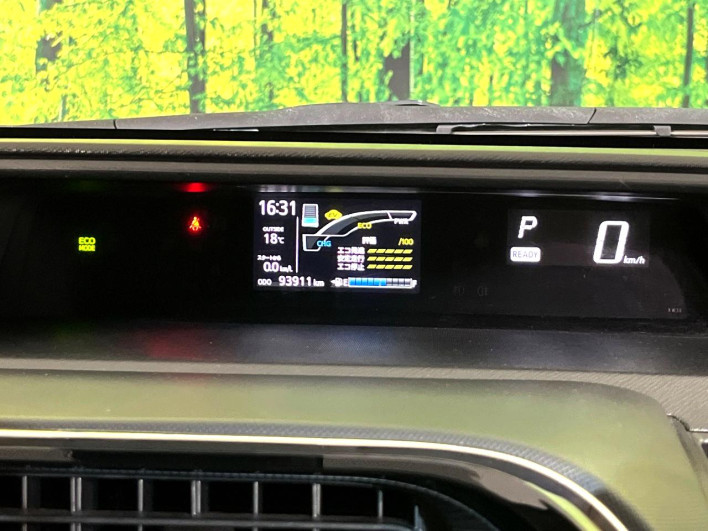 2017 Toyota Aqua DAA-NHP10 (UW-69fea47bef420)[27]