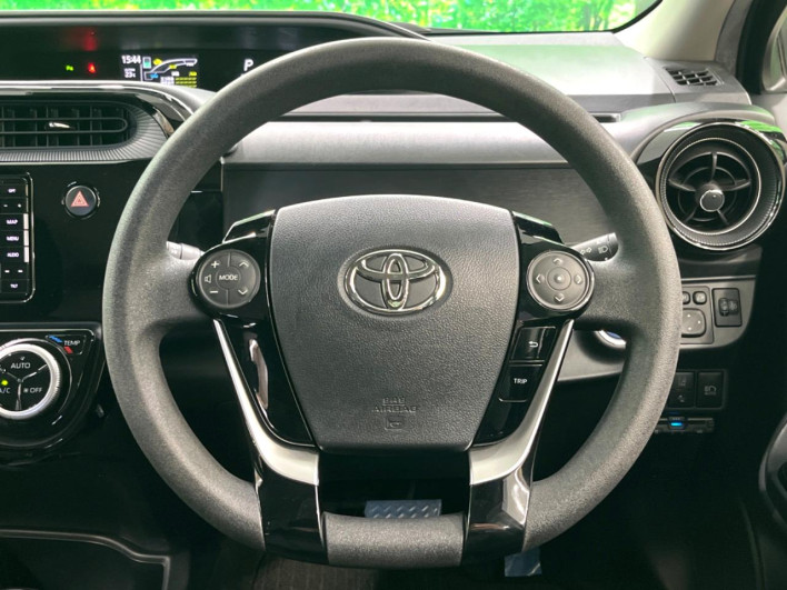 2018 Toyota Aqua DAA-NHP10 (UW-69fea47deb6c9)[19]