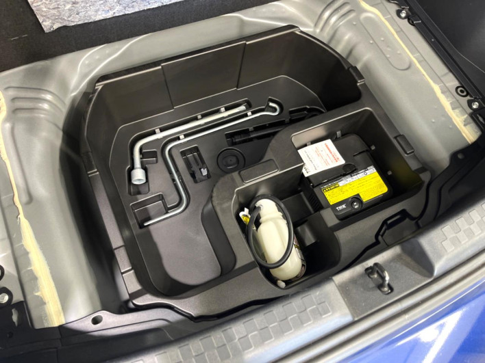 2018 Toyota Aqua DAA-NHP10 (UW-69fea47deb6c9)[15]