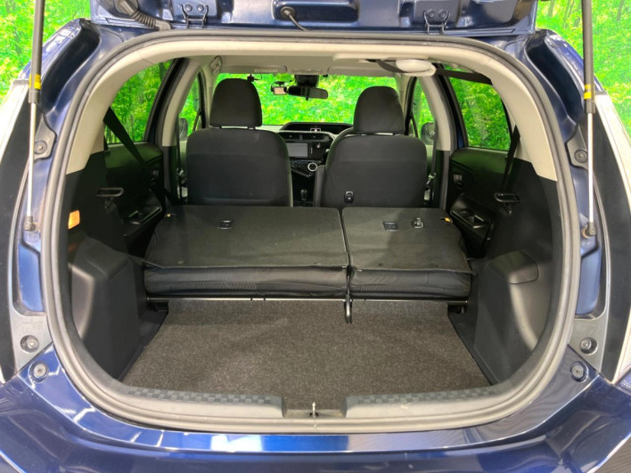 2018 Toyota Aqua DAA-NHP10 (UW-69fea47deb6c9)[16]