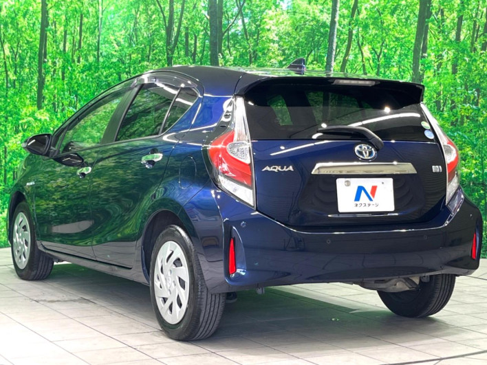 2018 Toyota Aqua DAA-NHP10 (UW-69fea47deb6c9)[7]