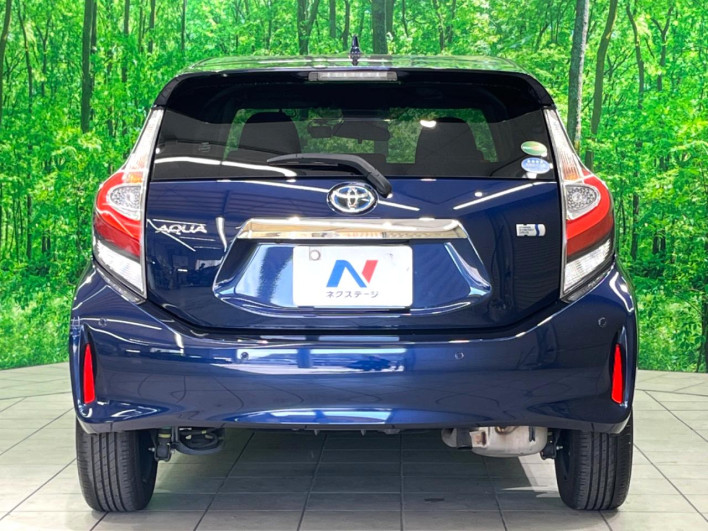 2018 Toyota Aqua DAA-NHP10 (UW-69fea47deb6c9)[8]