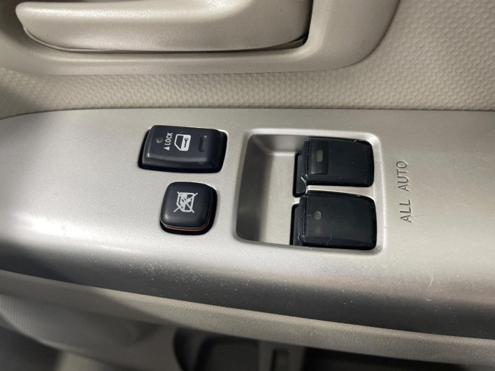 2012 Toyota Porte DBA-NNP11 (UW-69fea480116bd)[9]