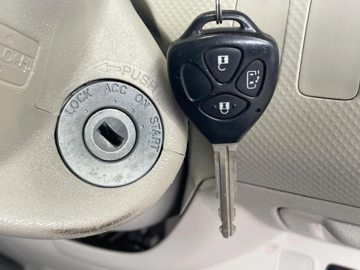 2012 Toyota Porte DBA-NNP11 (UW-69fea480116bd)[16]
