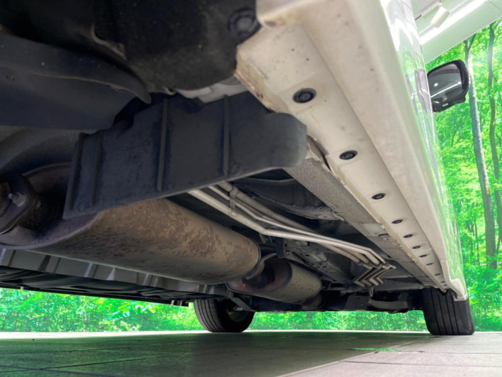 2012 Nissan Elgrand DBA-TE52 (UW-69fea49171004)[11]