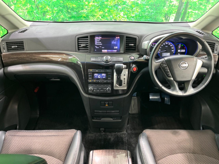 2012 Nissan Elgrand DBA-TE52 (UW-69fea49171004)[23]