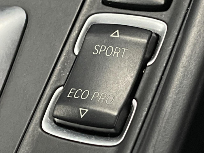 2016 BMW 3 Series DBA-8A20 (UW-69fea49b06dc9)[11]