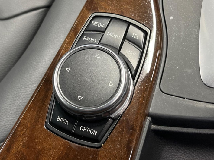 2016 BMW 3 Series DBA-8A20 (UW-69fea49b06dc9)[12]