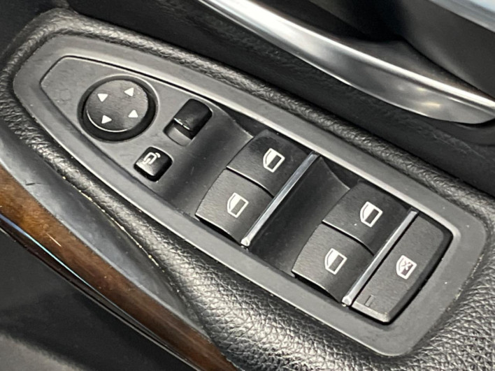 2016 BMW 3 Series DBA-8A20 (UW-69fea49b06dc9)[25]