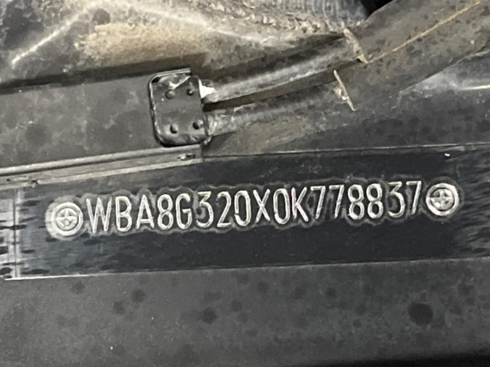 2016 BMW 3 Series DBA-8A20 (UW-69fea49b06dc9)[1]