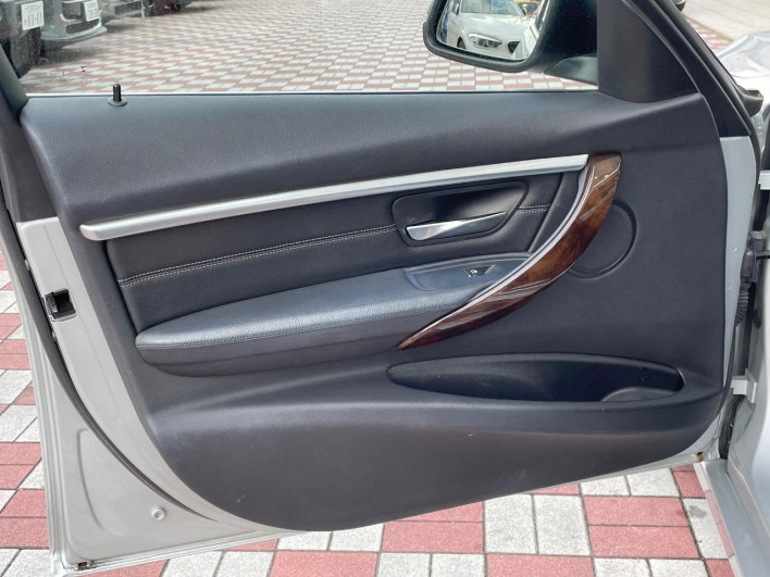 2016 BMW 3 Series DBA-8A20 (UW-69fea49b17934)[24]