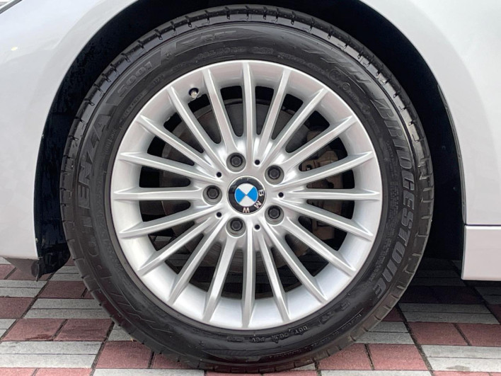2016 BMW 3 Series DBA-8A20 (UW-69fea49b17934)[14]
