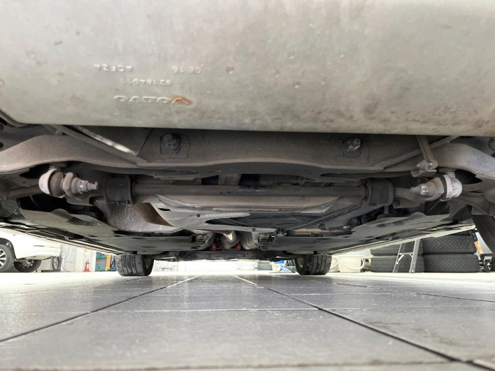 2016 Volvo V40 LDA-MD4204T (UW-69fea4a112a8c)[4]