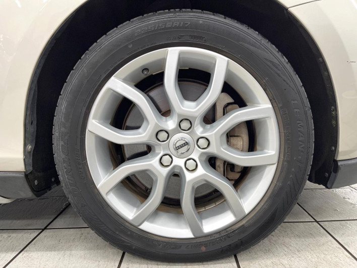 2016 Volvo V40 LDA-MD4204T (UW-69fea4a112a8c)[10]