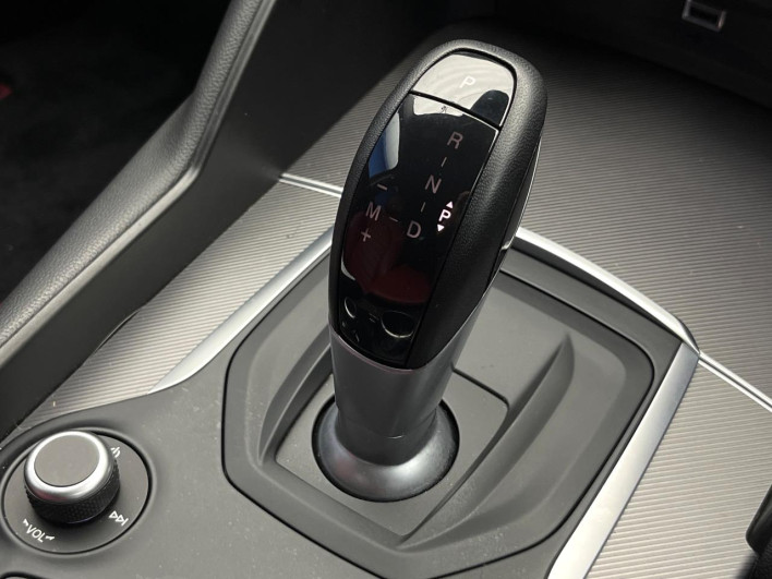 2019 Alfa Romeo Giulia ABA-95220 (UW-69fea4a24df95)[19]