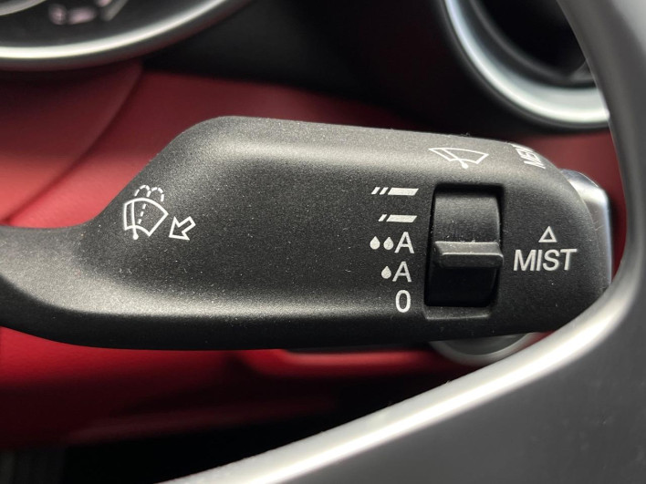 2019 Alfa Romeo Giulia ABA-95220 (UW-69fea4a24df95)[13]