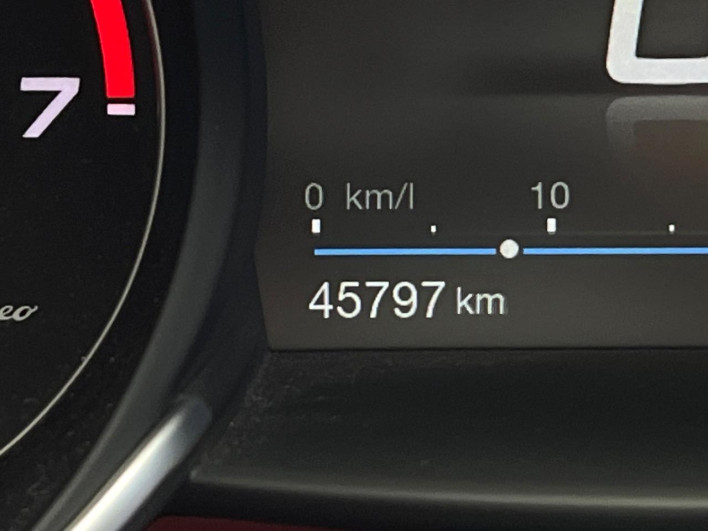 2019 Alfa Romeo Giulia ABA-95220 (UW-69fea4a24df95)[2]