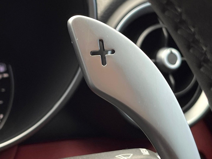 2019 Alfa Romeo Giulia ABA-95220 (UW-69fea4a24df95)[11]