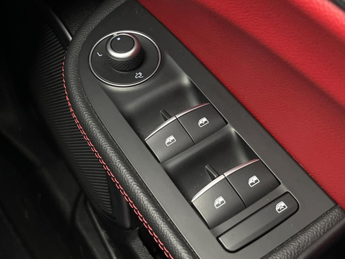 2019 Alfa Romeo Giulia ABA-95220 (UW-69fea4a24df95)[6]