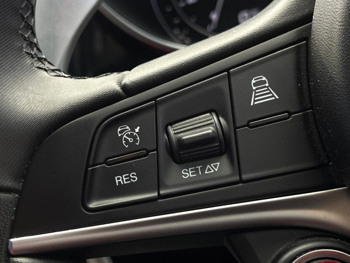 2019 Alfa Romeo Giulia ABA-95220 (UW-69fea4a24df95)[9]