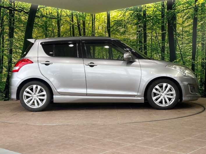 2016 Suzuki Swift DBA-ZC72S (UW-69fea4a3032cc)[8]