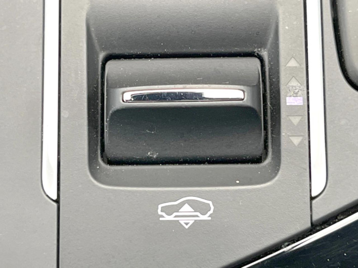2019 Maserati Levante ABA-MLE30D (UW-69fea4a6ddd96)[23]