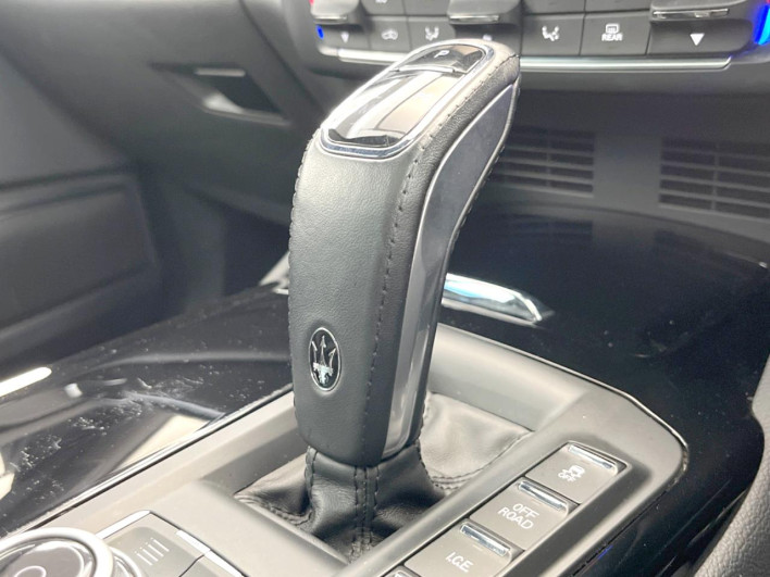 2019 Maserati Levante ABA-MLE30D (UW-69fea4a6ddd96)[17]