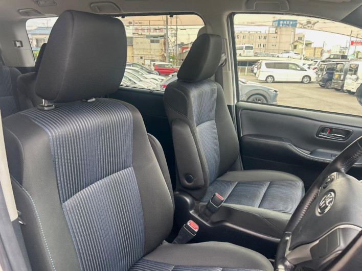 2015 Toyota Voxy DBA-ZRR80W (UW-69fea4a82235c)[19]
